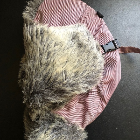 Men’s red and silver checkered furry winter hat - Picture 2 of 3